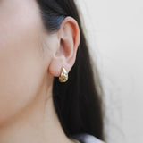 The Solitaire Huggies