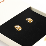 The Solitaire Huggies